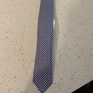Slim tie